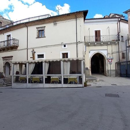 Alloggi Piazza Umberto Primo Pacentro المظهر الخارجي الصورة