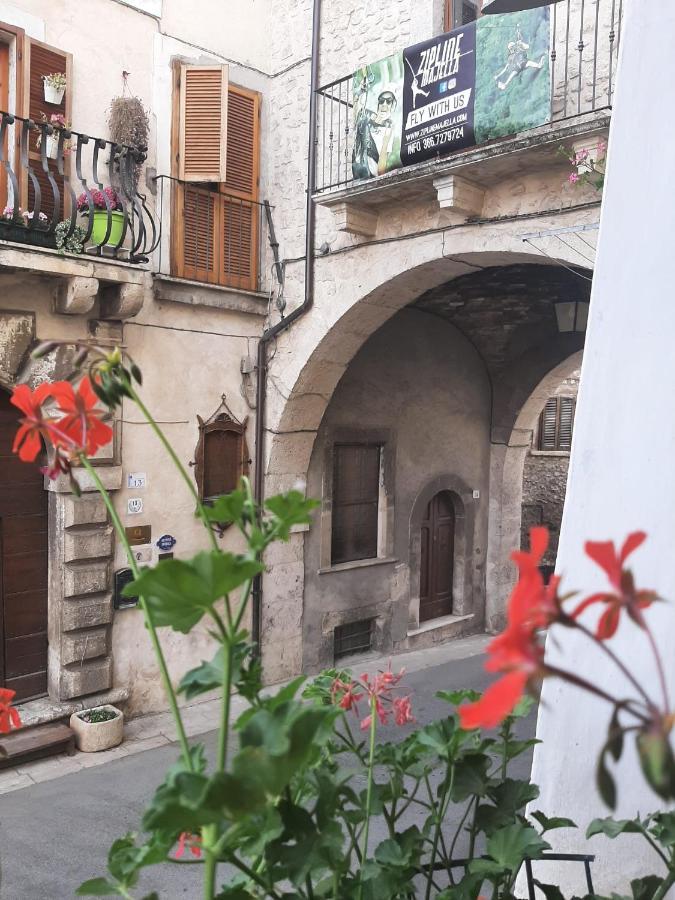 Alloggi Piazza Umberto Primo Pacentro المظهر الخارجي الصورة