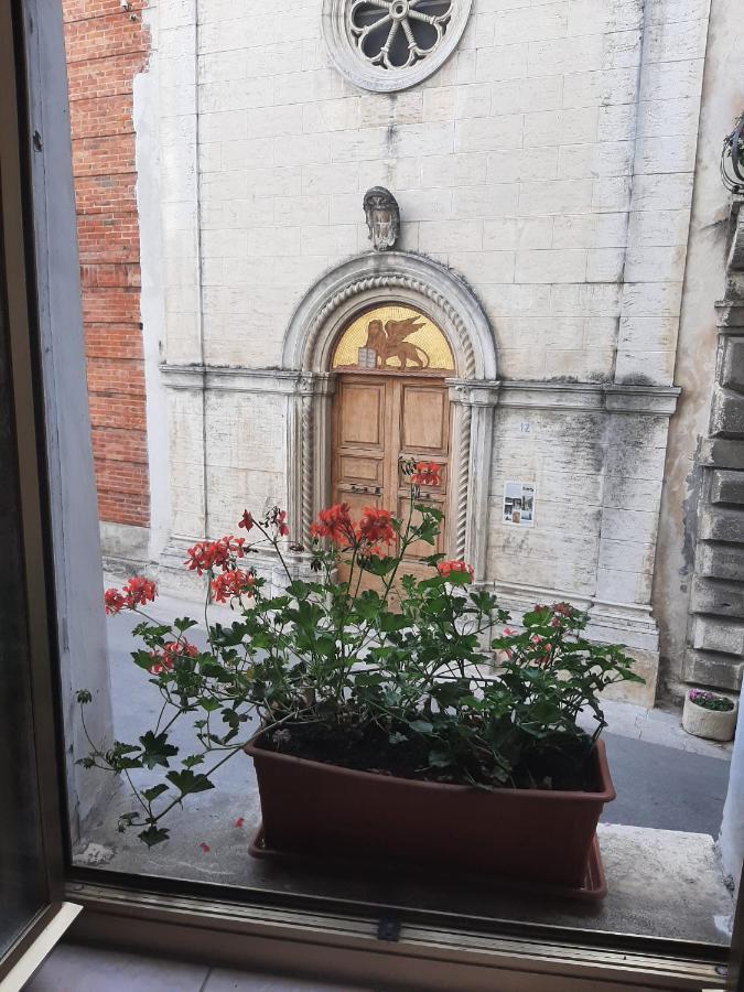 Alloggi Piazza Umberto Primo Pacentro المظهر الخارجي الصورة